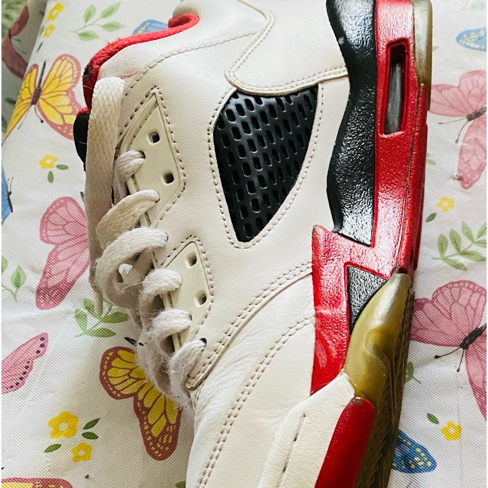 Air Jordan 5 Retro Size 5.5 - Picture 9 of 12